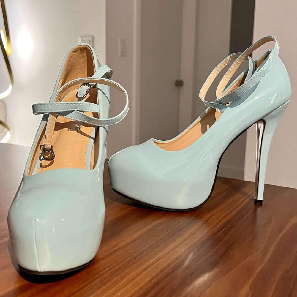 OCHENTA Ankle Strap Platform Pump